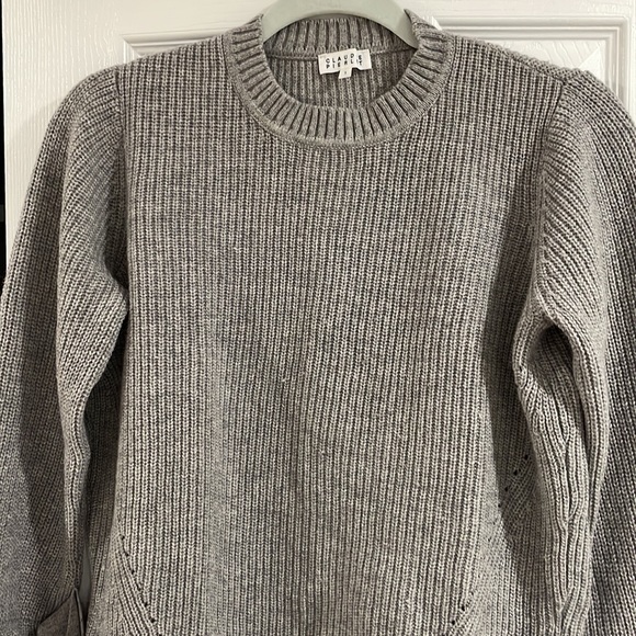 Sweater - Picture 5 of 5